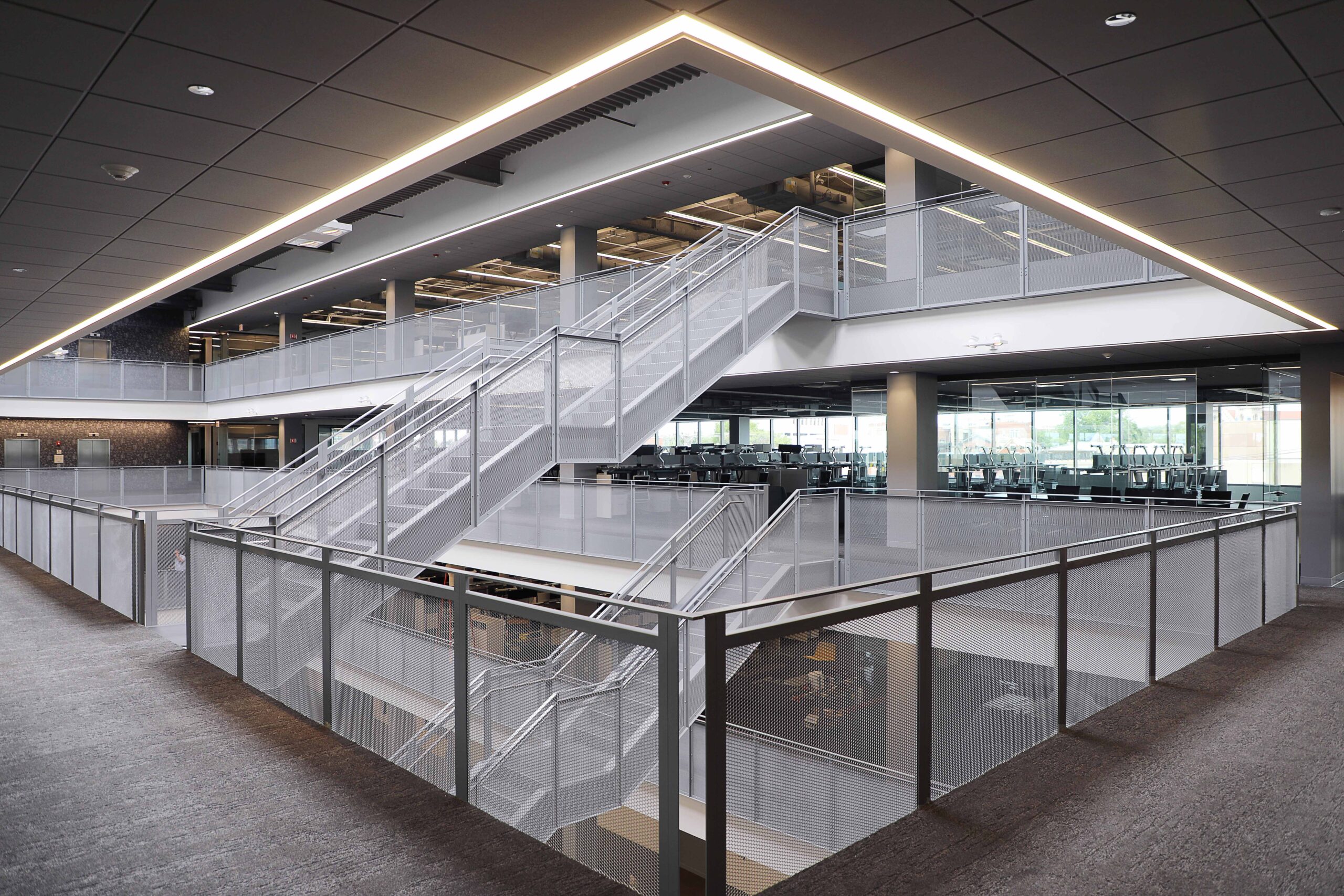 Skender Completes Interior Construction of New 207,000-square-foot C.H. Robinson Office in Chicago’s Lincoln Yards Development