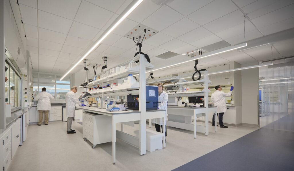 Skender Completes Construction of ULRI Materials Discovery Research Institute lab at Illinois Science + Technology Park