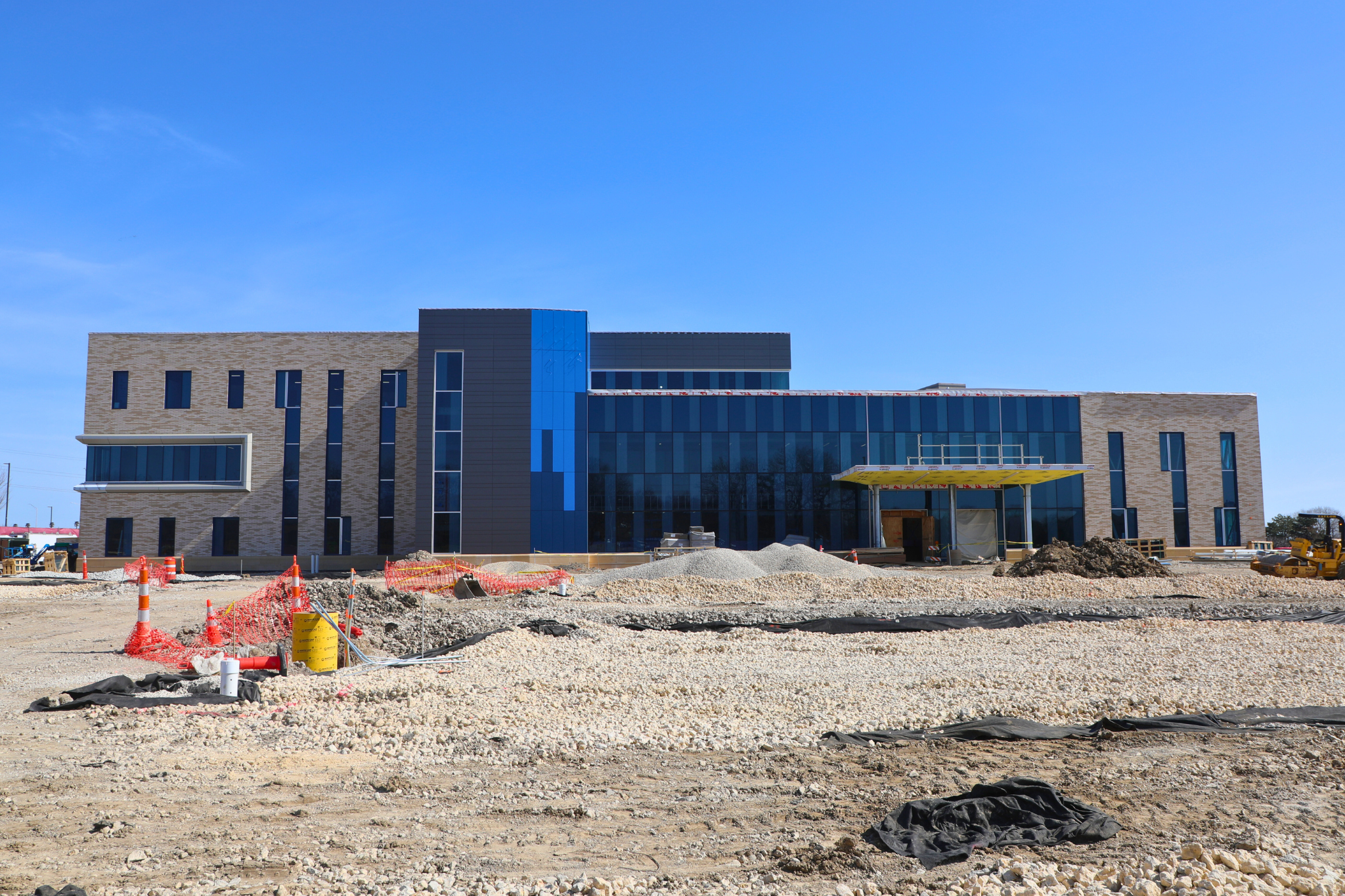 Skender Reaches Exterior Construction Milestone at Lurie Children’s New Schaumburg Outpatient Center
